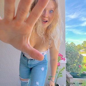 Meet your Posher, Hailey